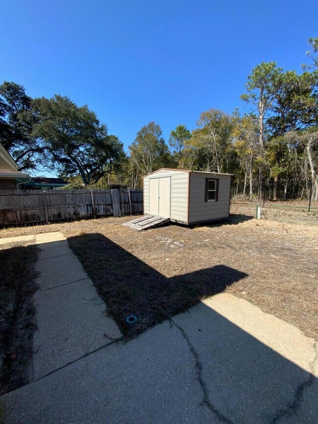 Building Photo - 129 12th Ave