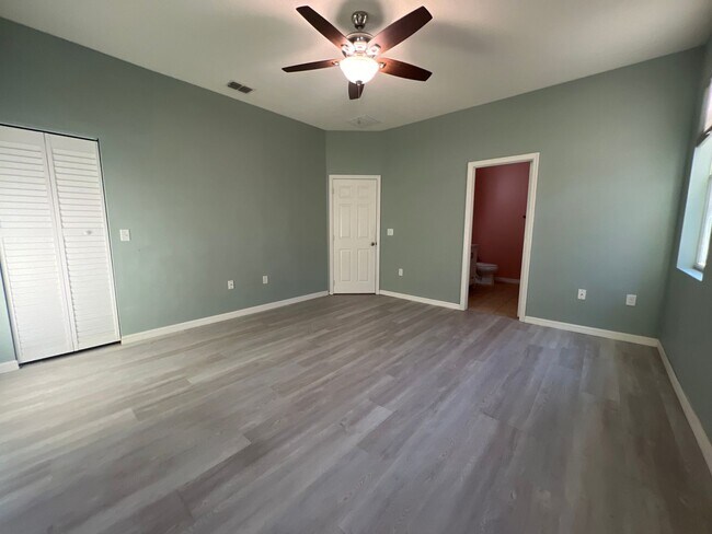 Building Photo - Beautiful 3 Bedroom 2 Bathroom Home, with Scenic Backyard View. Ormond Beach in Hunter's Ridge Co...