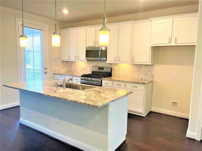 Building Photo - 1403 Adell Rose Ln