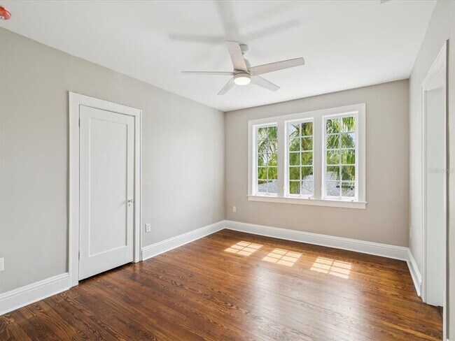 Building Photo - 456 Gardenia St