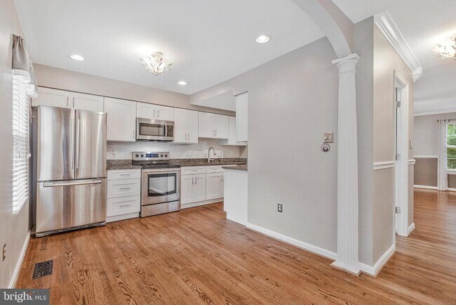 Building Photo - 6401 Old Scotts Ct