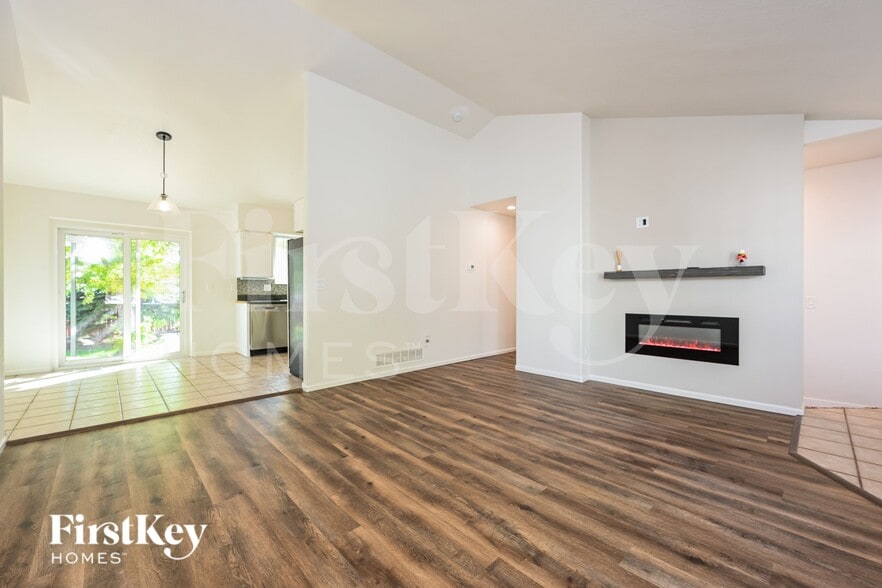 Building Photo - 3373 Holly Hock Ct