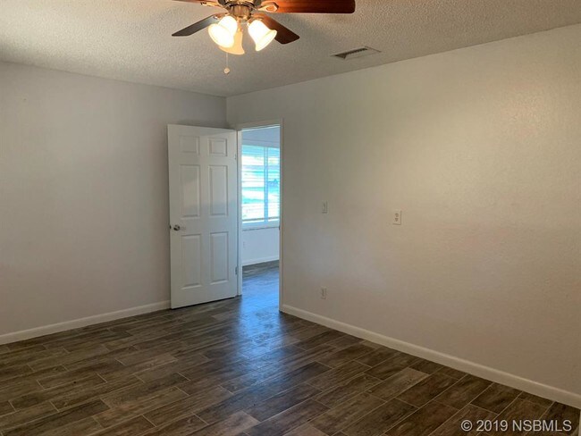 Building Photo - 3404 Juniper Dr