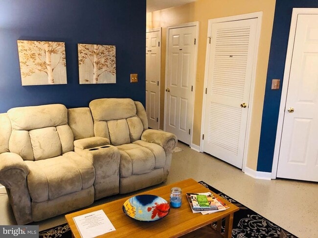 Building Photo - 11052 Sentry Ridge Rd