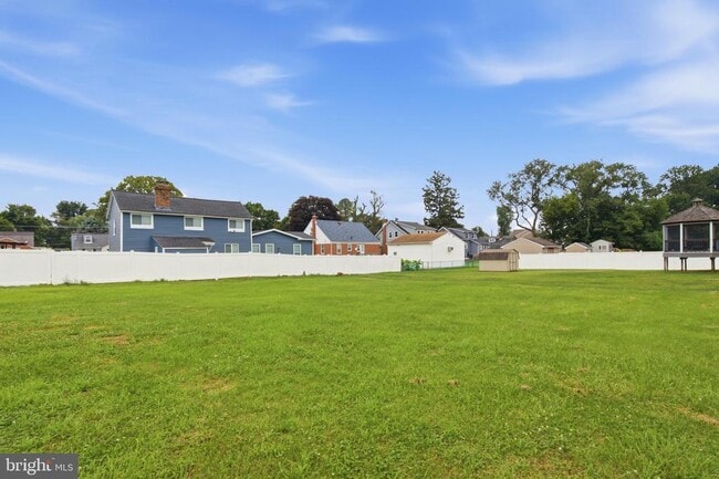 Building Photo - 3524 Meadowside Ave