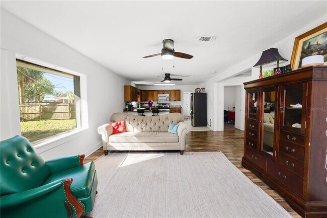 Building Photo - 1250 Mitchell St