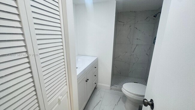 Building Photo - 18151 NE 31st Ct