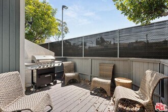 Building Photo - 8156 Manitoba St
