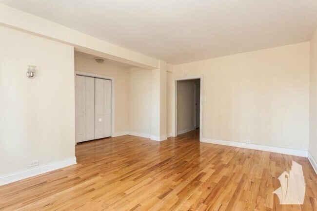 Building Photo - 0 bedroom in Chicago IN 60610