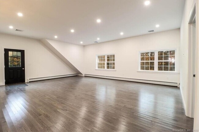 Building Photo - 29 CT-55