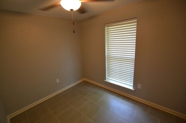 Building Photo - Must See!  Newly remodeled, 3 bdroom, 1.5 bath home in Mayfair North Subdivision