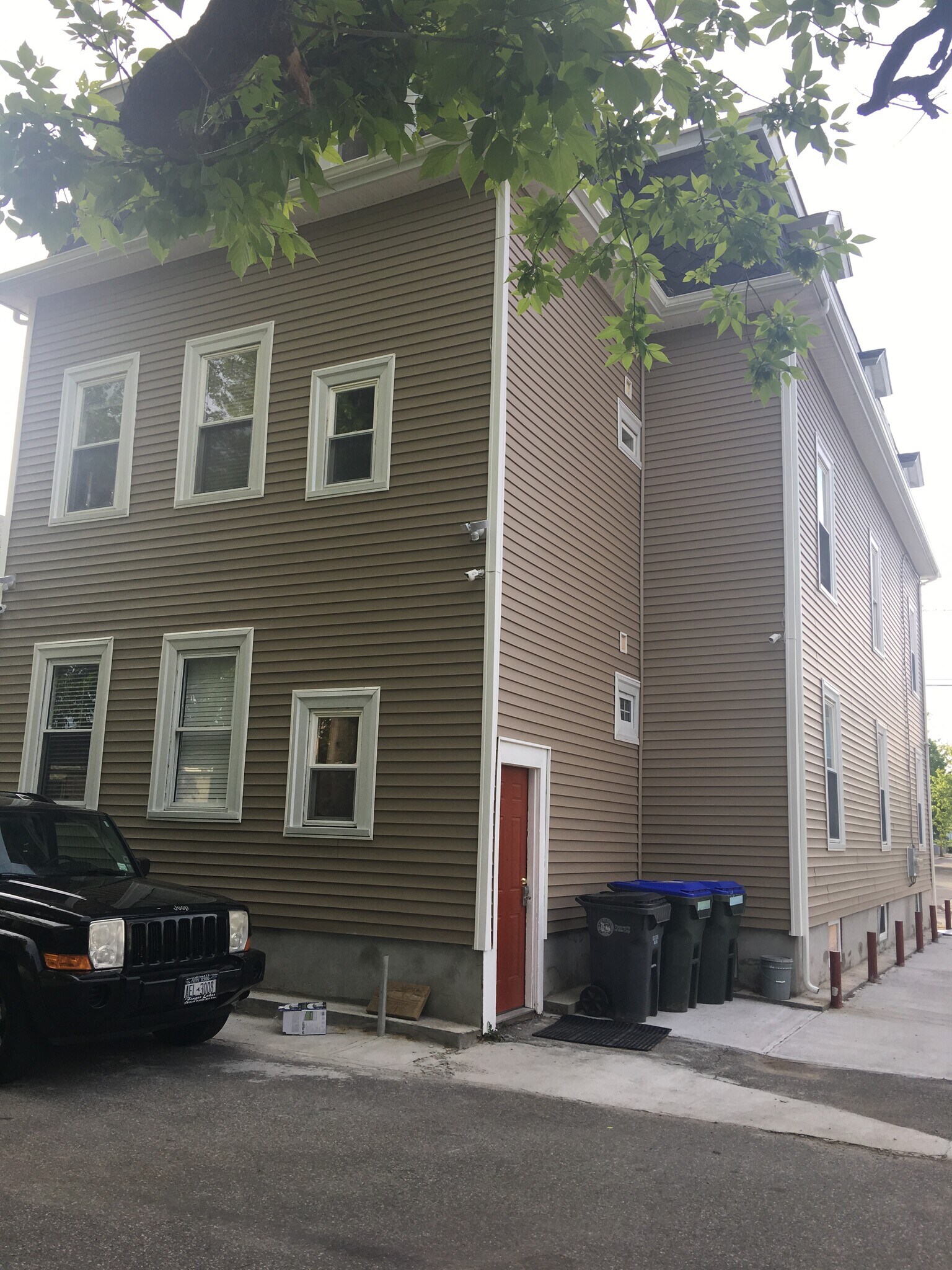 Building Photo - 76 Providence St