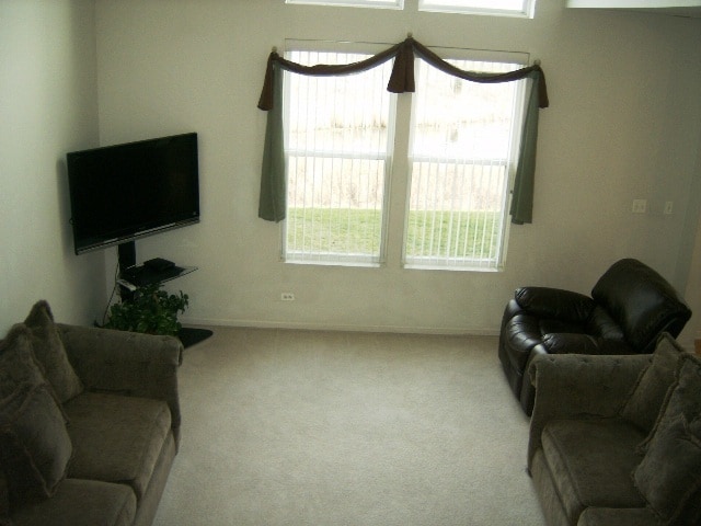 Building Photo - 457 Metropolitan St