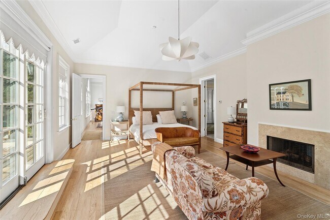 Building Photo - 4 Oakland Ln