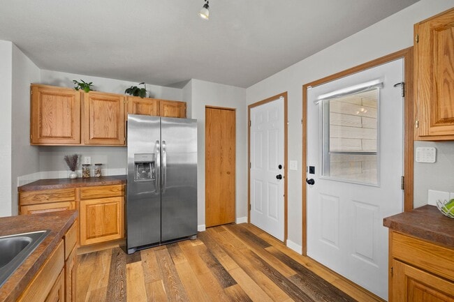 Building Photo - Charming 4-Bedroom Ranch with Low-Maintena...
