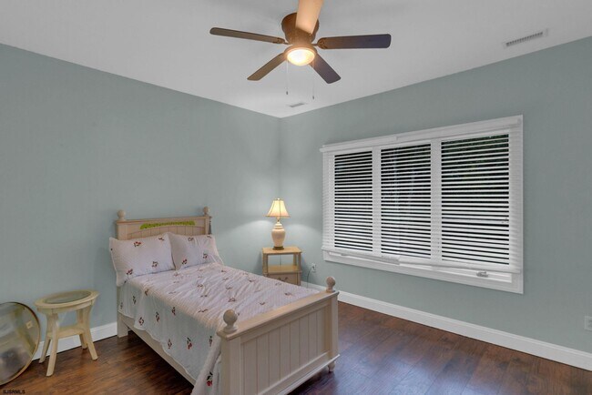 Building Photo - 209 Shady Knoll Ln