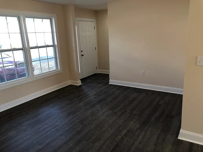 Building Photo - 655 Twisted Oak Dr NW