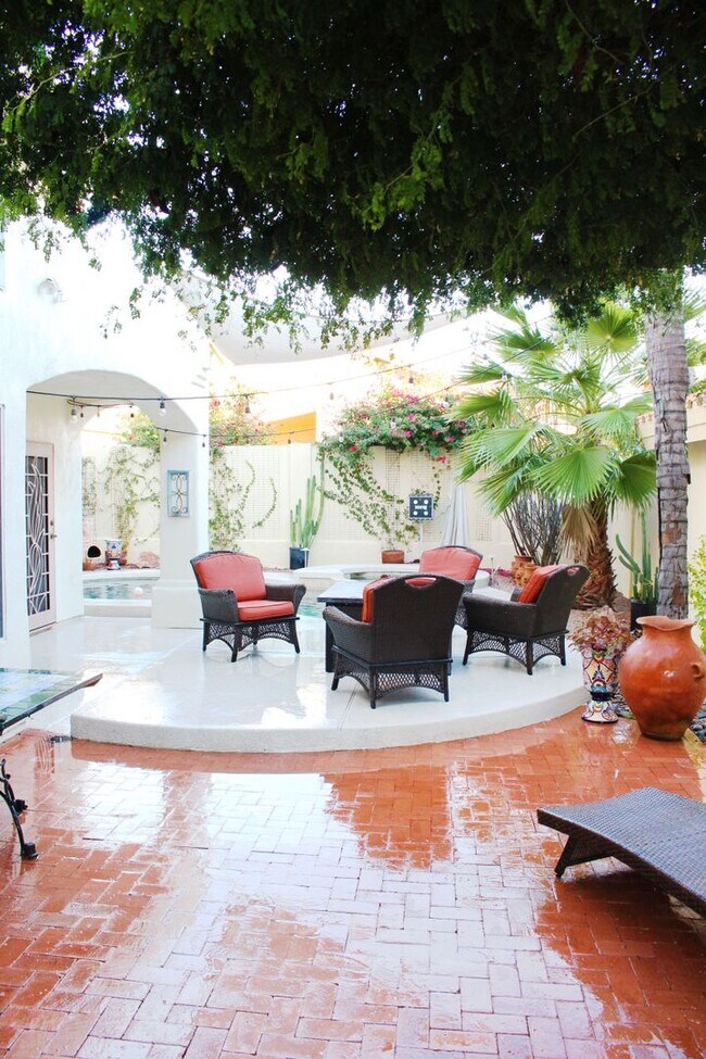 Building Photo - Mesa Gem with Pool for Rent!
