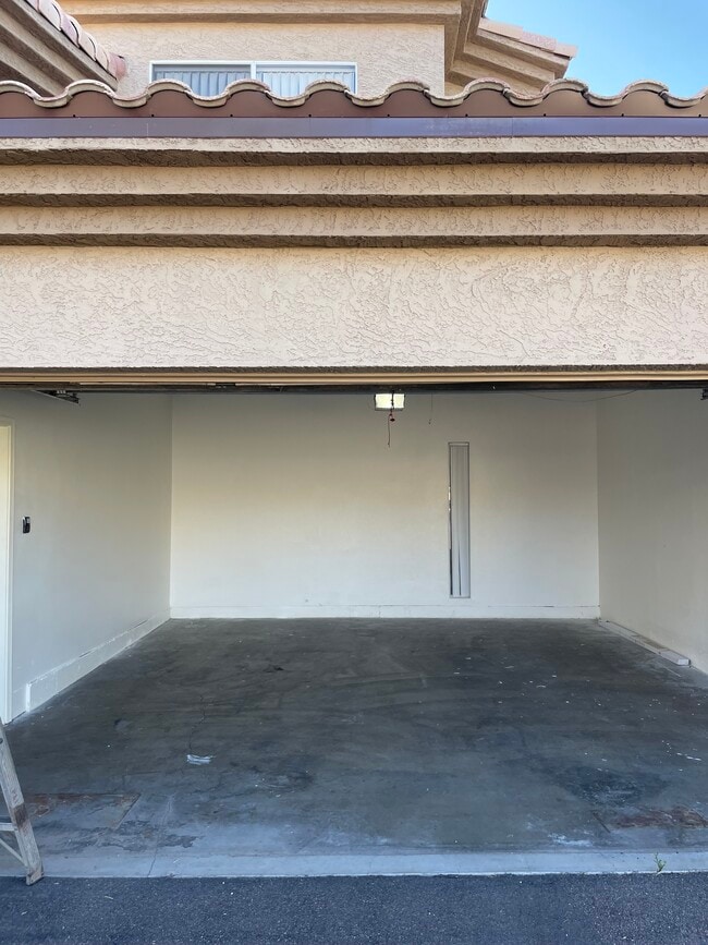 2 stall garage - 13700 N Fountain Hills Blvd