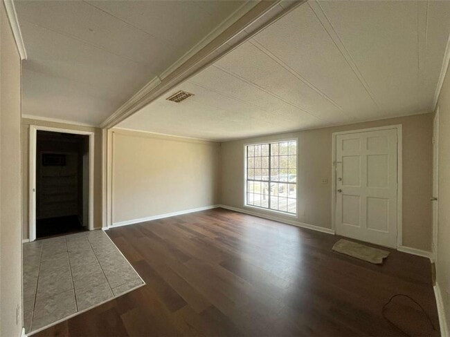 Building Photo - 693 Bluebird Dr SE