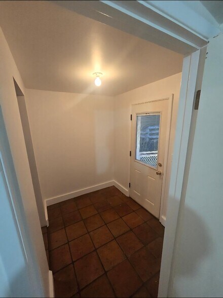 Building Photo - 5770 Croy Rd