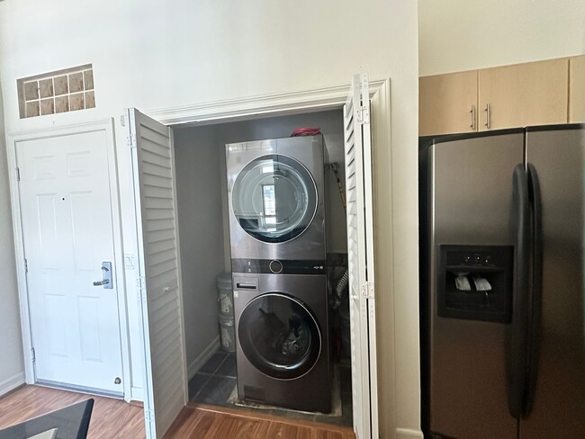 Building Photo - 1465 C St