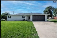 Building Photo - 2406 SW 16th St