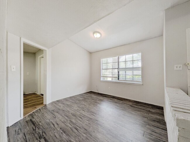 Building Photo - 602 Heritage Hill Dr