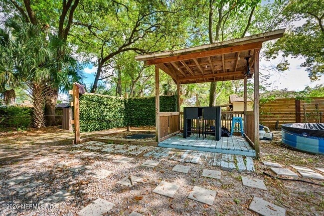 Building Photo - 719 S Shores Rd