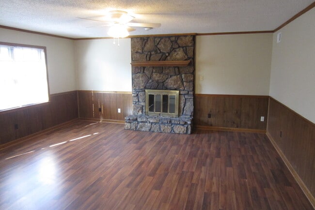 Building Photo - Lamesa7161