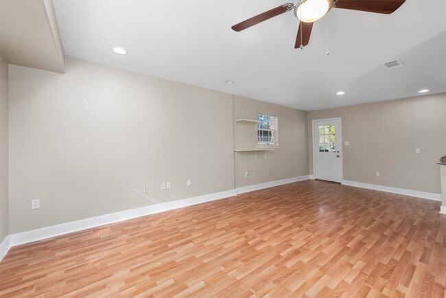Building Photo - 1728 Connorvale Rd