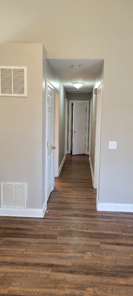 Building Photo - 438 W Market St