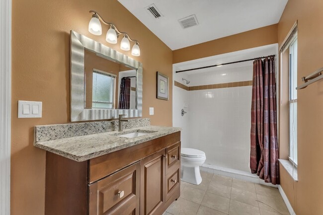 Building Photo - Spacious 6-bedroom, 3-bathroom Tuska ridge...