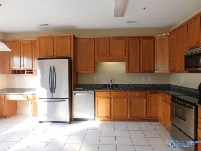 Building Photo - 446 Shamrock Dr