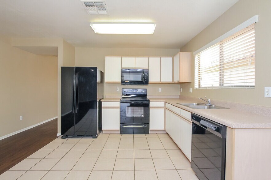 Building Photo - 15830 W Gelding Dr