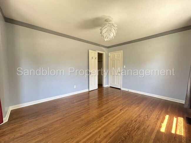 Building Photo - For Lease | Tulsa | $1350 Rent