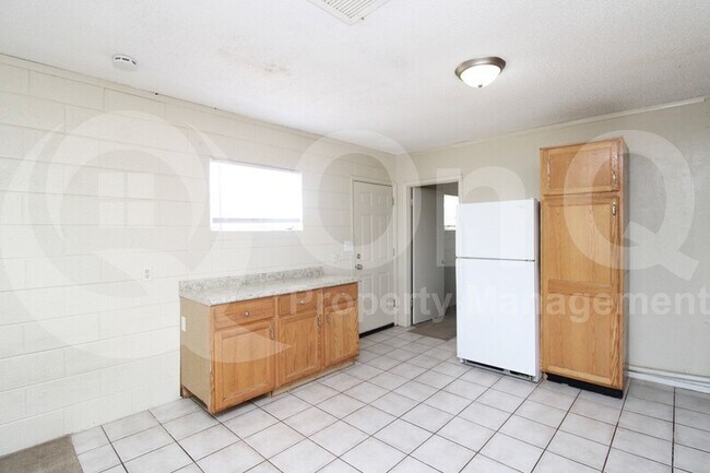 Building Photo - 16 1/2 South 81st Street