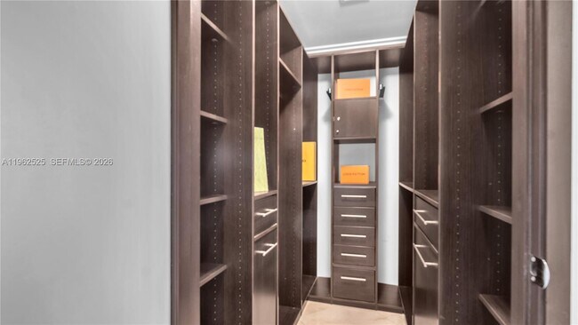 Building Photo - 16275 Collins Ave