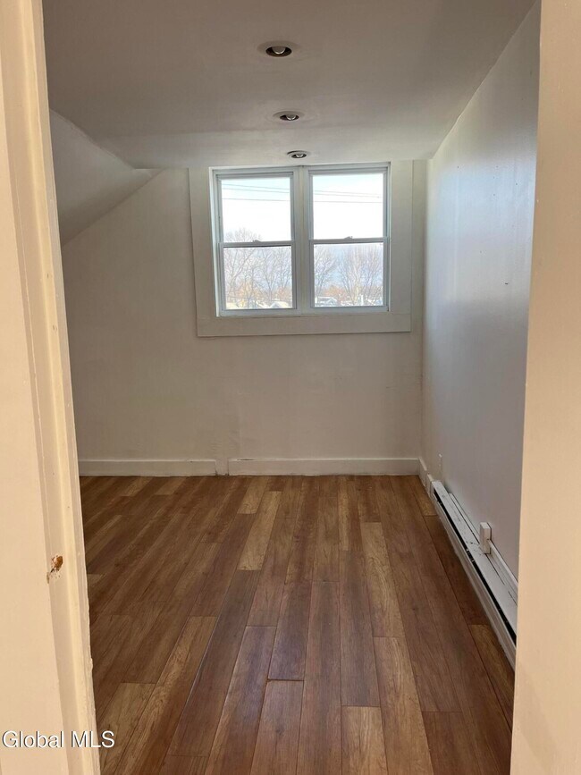 Building Photo - 154 Spring St