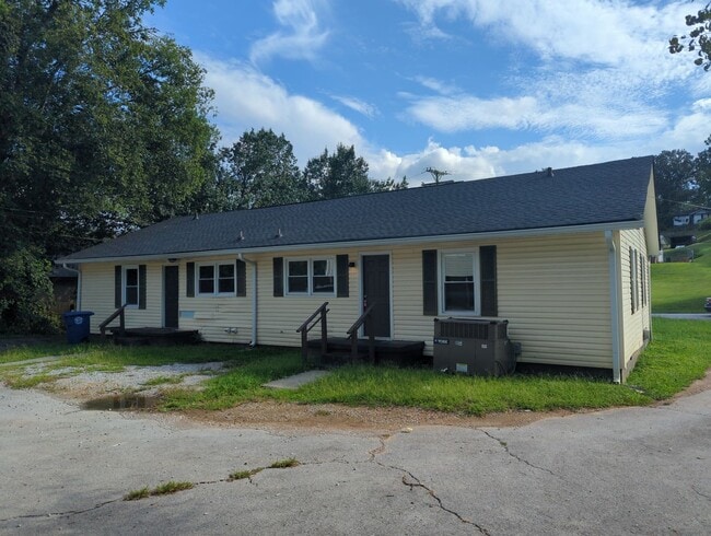 Building Photo - 109 Signal View St