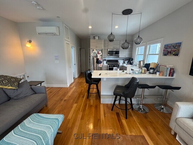 Building Photo - 9 Harding St