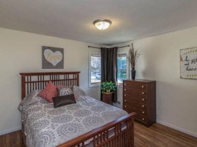 Building Photo - 617 Barr Dr