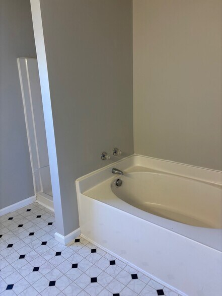 Building Photo - 169 Walkbridge Way