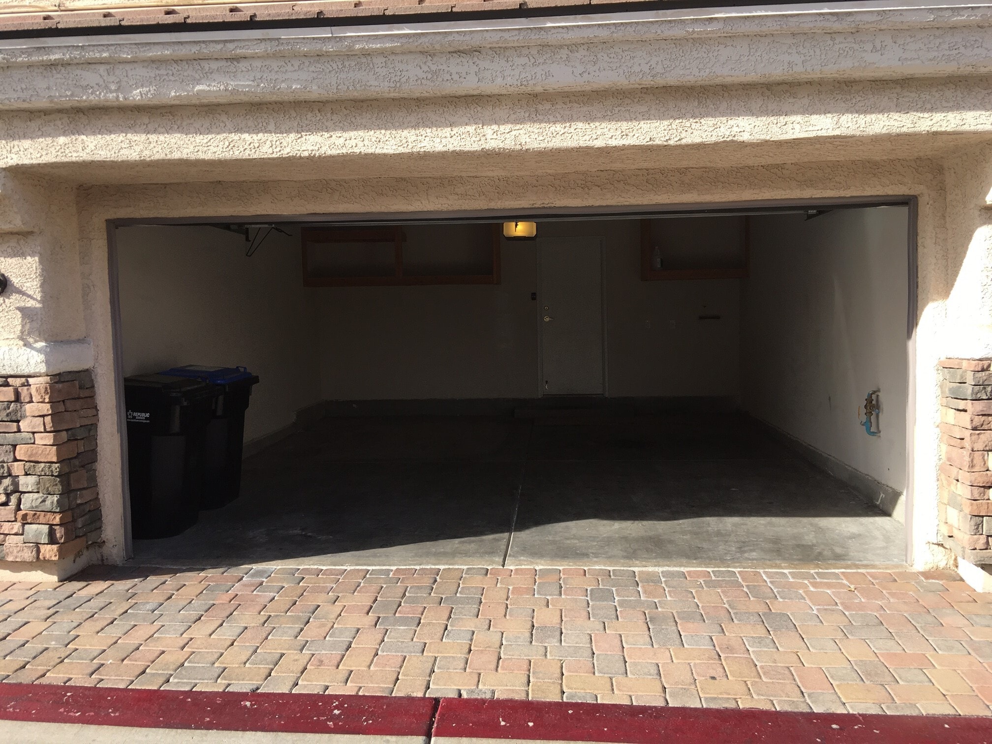 Building Photo - 81 Dow Jones St