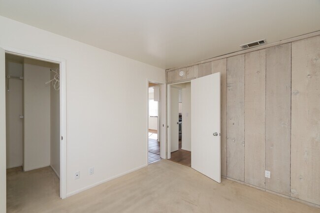 Building Photo - w22144