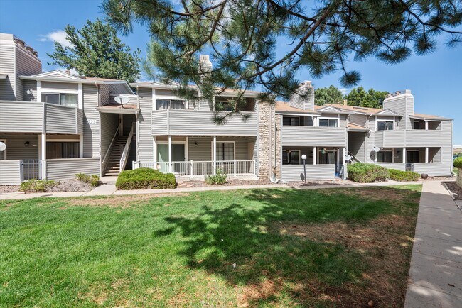 Building Photo - 923 S Zeno Way