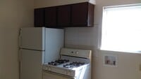 Building Photo - 2100 Meadowvale Ct