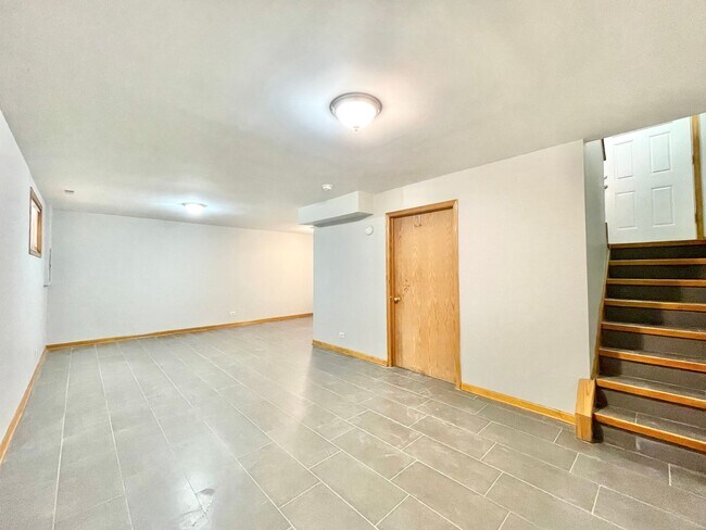 Building Photo - 3162 S Throop St