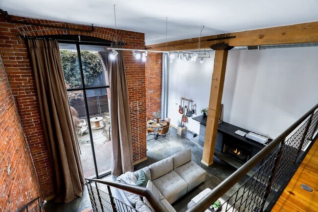 Building Photo - Cozy Loft in Downtown Spokane