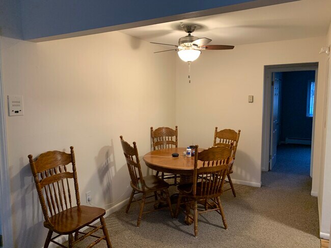 Building Photo - 525 Fairbrook St